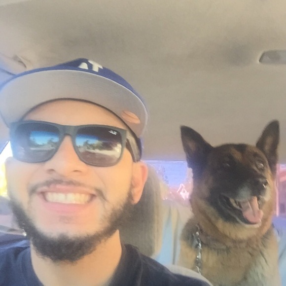 Profile Picture of Andrew Becerra (@abdrew) on Poshmark