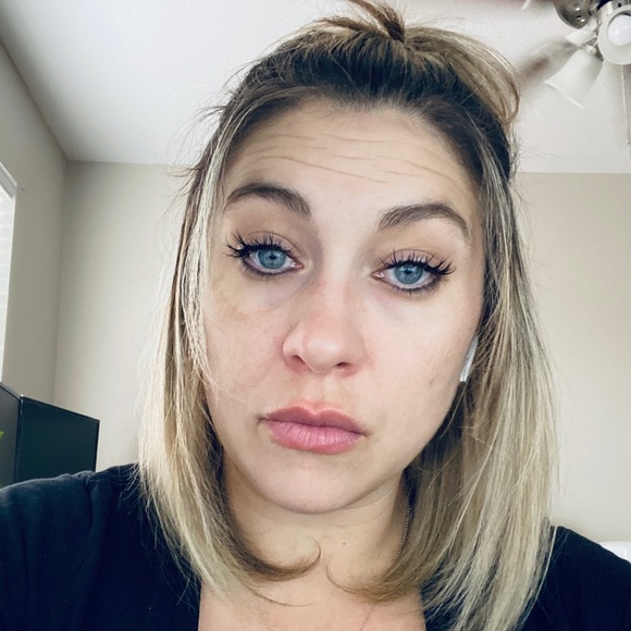 Megan Michalet - Poshmark Profile Picture of Megan Michalet (@megan5070) on Poshmark