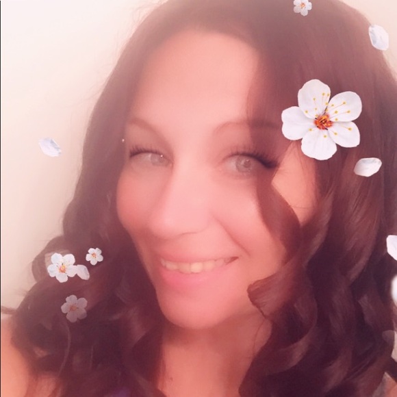 Profile Picture of Paola Faiman (@pfaiman413) on Poshmark