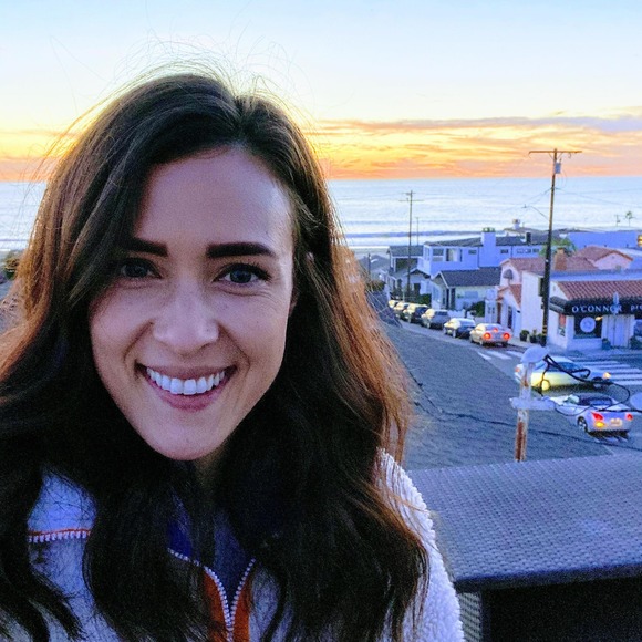 Alyssa Emeterio - Poshmark Profile Picture of Alyssa Emeterio (@lyssiemarie12) on Poshmark