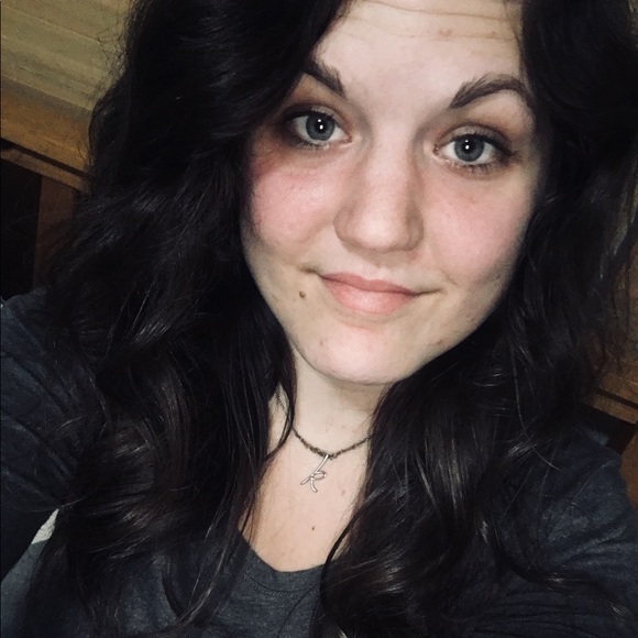 Profile Picture of Kylie Acree (@kylieacree) on Poshmark
