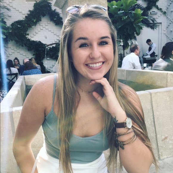 Profile Picture of Olivia Connors (@oconnors2) on Poshmark