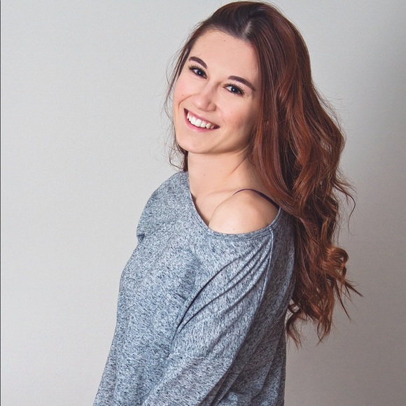 Profile Picture of Bethaney B (@bethaneybevins) on Poshmark