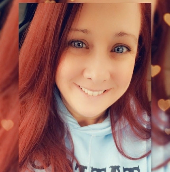 Profile Picture of Jaime Fields (@jaimefields) on Poshmark