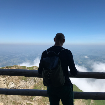 Profile Picture of Daniel Quinn (@DQCOMM) on Twitter