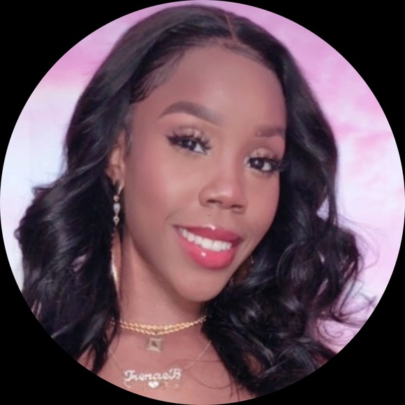 Profile Picture of Trenae Brown (@trenaebrown) on Poshmark