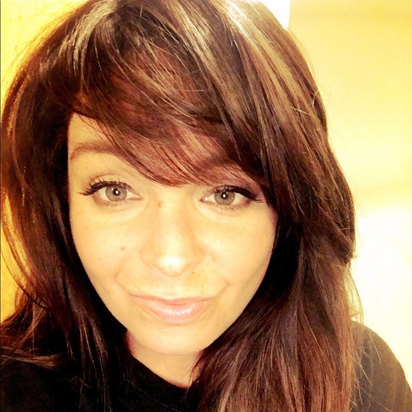 Profile Picture of Josie Blevins (@josieblevins) on Poshmark