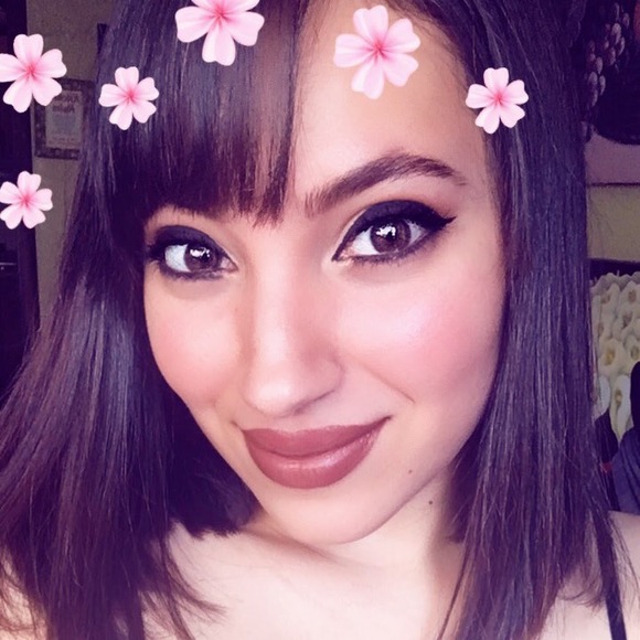 Profile Picture of Yesenia Corral (@yessiboo5340) on Poshmark