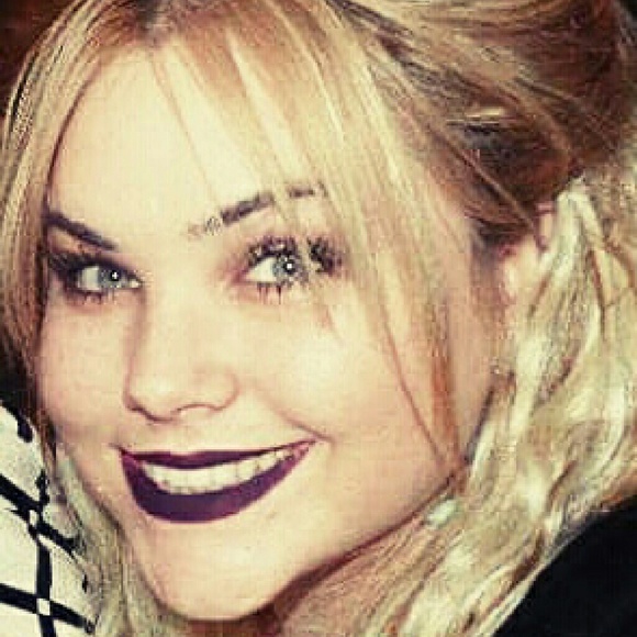 Profile Picture of Kayla Anokwuru (@kega) on Poshmark