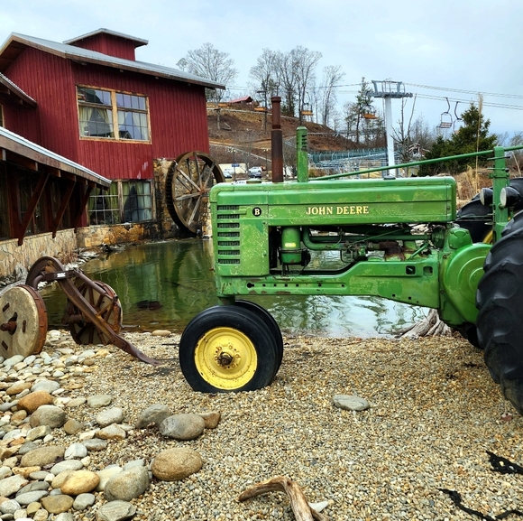 Profile Picture of James Bates (@mensposhcloset5) on Poshmark