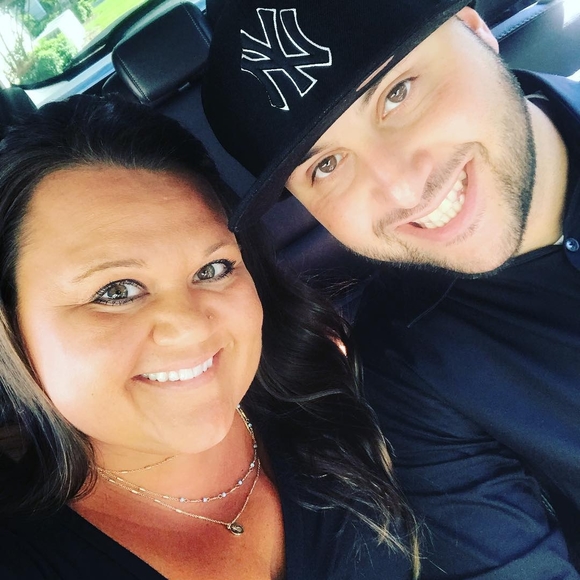 Profile Picture of Amanda Dipzinski (@adipzinski) on Poshmark