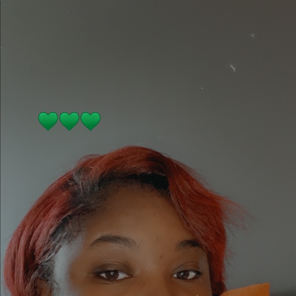 Profile Picture of Raven Robertson (@raerae21690) on Poshmark