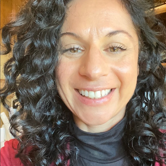 Profile Picture of Kim Mccurry (@k_mccurry) on Poshmark