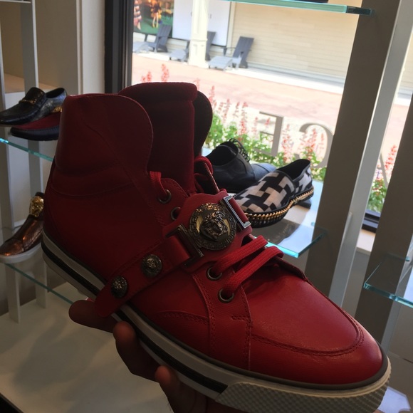 Profile Picture of Alexander Bianchi (@phuocpham) on Poshmark