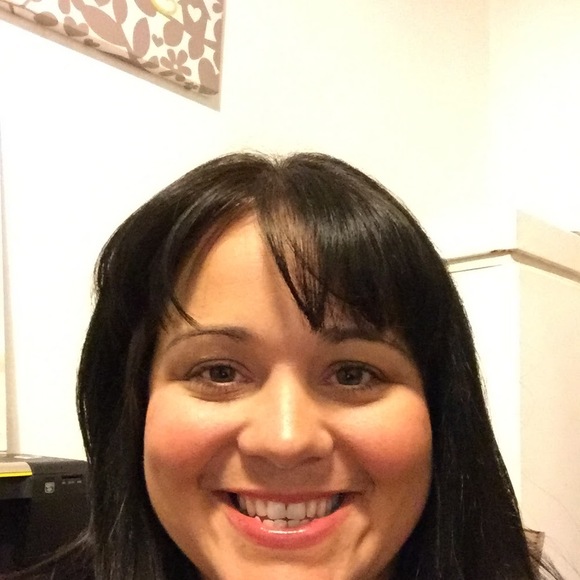 Profile Picture of Amanda Andrews (@amandaandrew272) on Poshmark