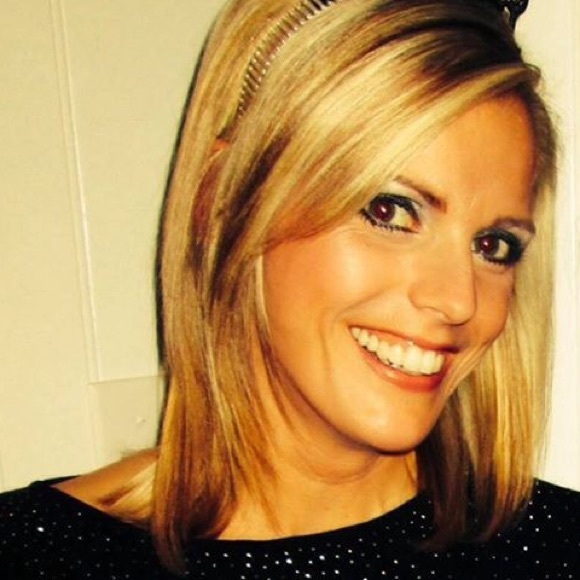Profile Picture of Kelli Aliff (@kaliff) on Poshmark