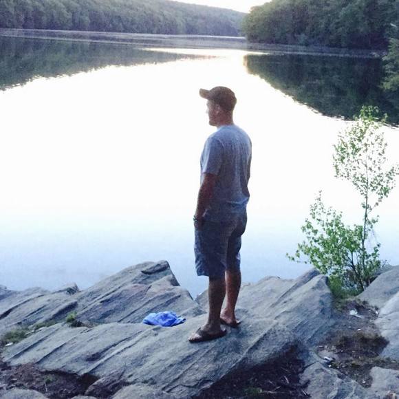 Profile Picture of David Gould (@ampdavo) on Poshmark