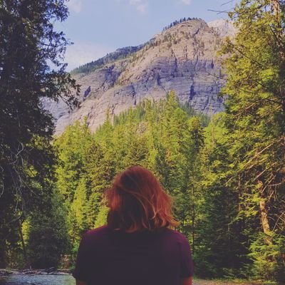 Profile Picture of Hannah_pfefferon Twitter