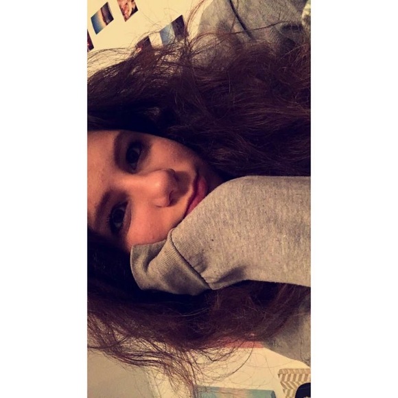 Profile Picture of Maria Theodoropoulos (@mtheodoropoulos) on Poshmark