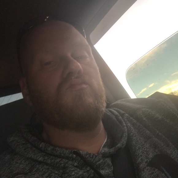 Profile Picture of Chad Hullender (@ckhullender) on Poshmark