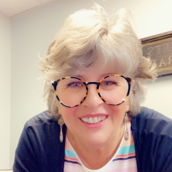 Profile Picture of Cheryl Forgie (@cheryllf49) on Poshmark