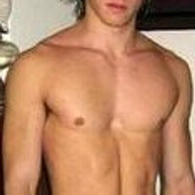 Profile Picture of ERIK RUVALCABA (@erik_r_1221) on Twitter