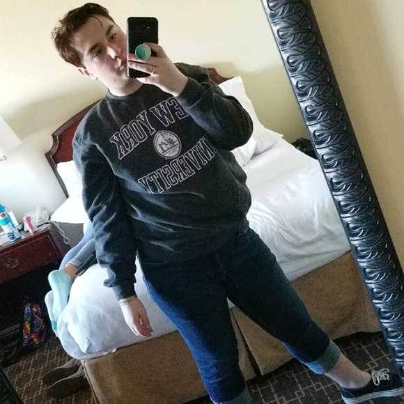 Profile Picture of Steven Snell (@sdsnell99) on Poshmark