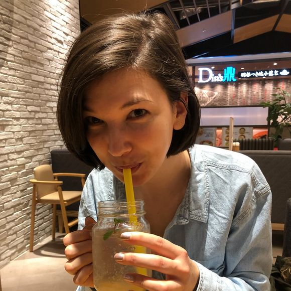 Profile Picture of Sara Obrochta (@sara_obrochta) on Poshmark