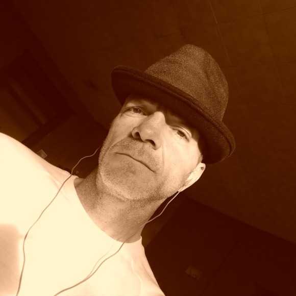 Profile Picture of Brian Traylor (@youngatheart68) on Poshmark