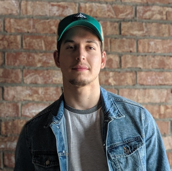 Profile Picture of Travis Hardy (@thtwentytwo) on Poshmark
