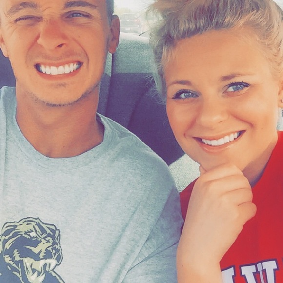 Profile Picture of Brittany Bartges (@brittanybartges) on Poshmark