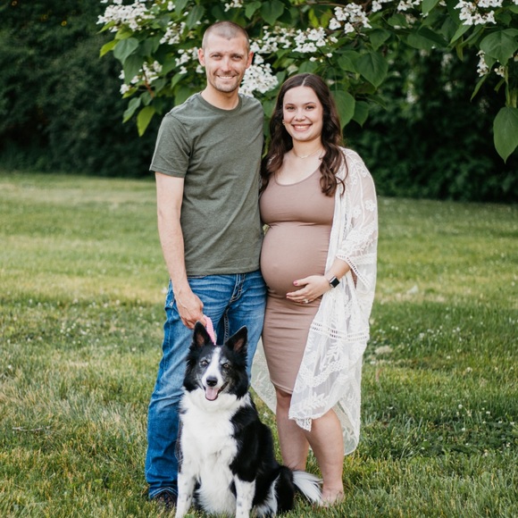 Profile Picture of Baily Klingele (@bailydelcour) on Poshmark