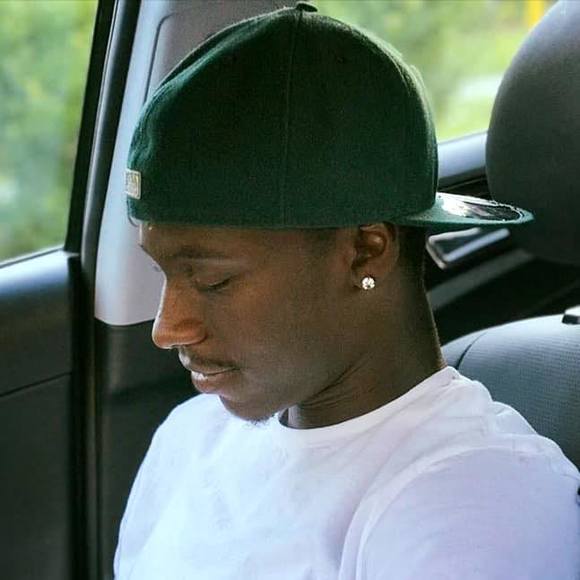 Profile Picture of Kool Vereen (@kool005) on Poshmark