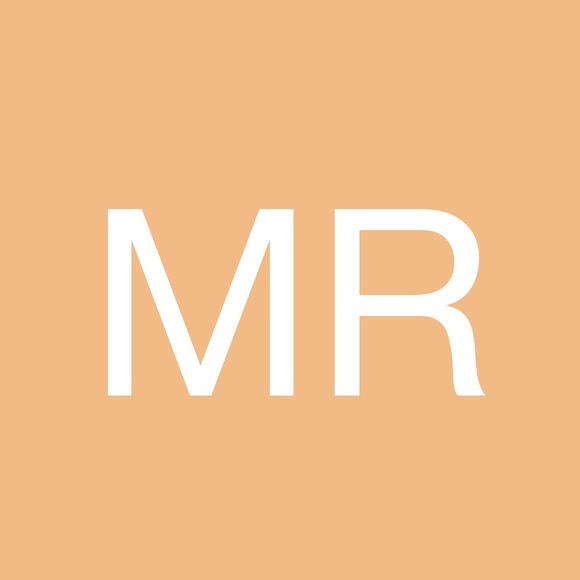 Profile Picture of Melissa Roelse (@mroelse) on Poshmark