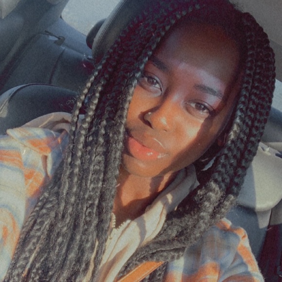 Roda Domach - Poshmark Profile Picture of Roda Domach (@roda_domaach) on Poshmark