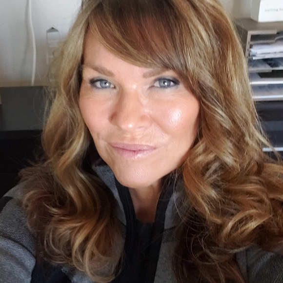 Profile Picture of Cathy Crouch brown (@csbrown52) on Poshmark