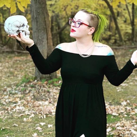 Profile Picture of Caitlin Wanatee (@caitzana) on Poshmark