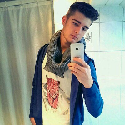 Profile Picture of Chris Rousey (@9130600661164d8) on Twitter