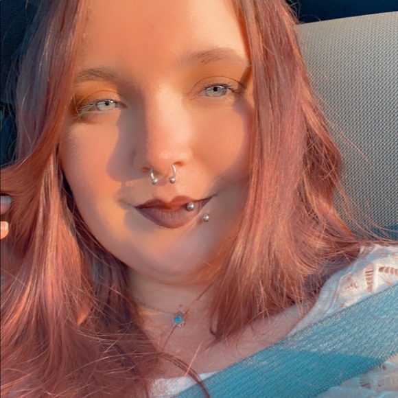 Profile Picture of Tabitha Hall (@tabithahall653) on Poshmark