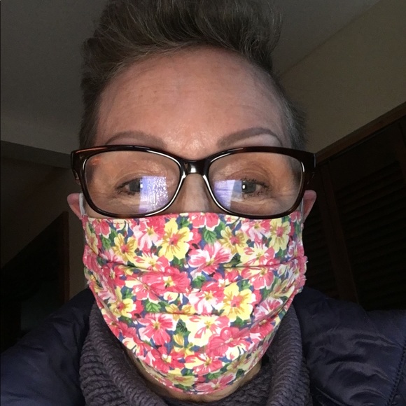 Profile Picture of Laurie Haugen (@laurbelle5) on Poshmark