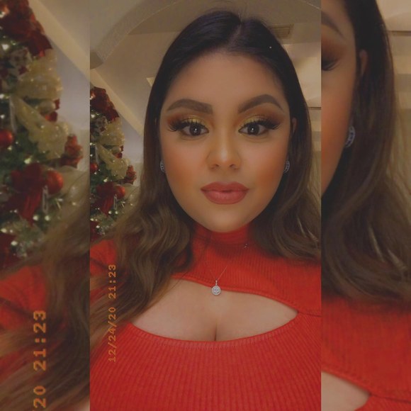 Profile Picture of Lizeth Gonzalez (@lizeth_gon20) on Poshmark
