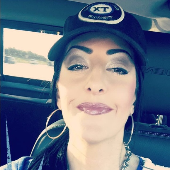 Profile Picture of Jessica Daniels suttle (@jessicadsuttle) on Poshmark