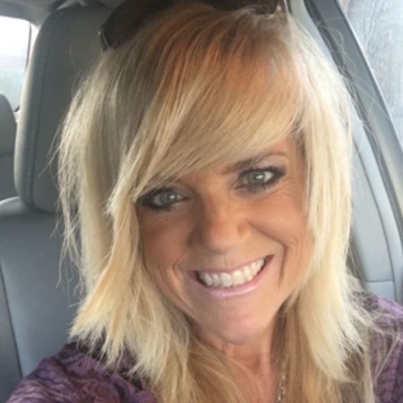 Profile Picture of Karen Clemison-lanza (@karenlanza) on Poshmark