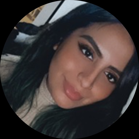 Profile Picture of Giselle Alcala (@gisellyalina) on Poshmark