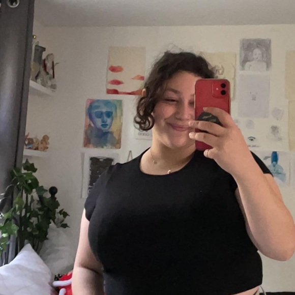 Profile Picture of Joey Schmidt-gross (@jschmidtgross) on Poshmark