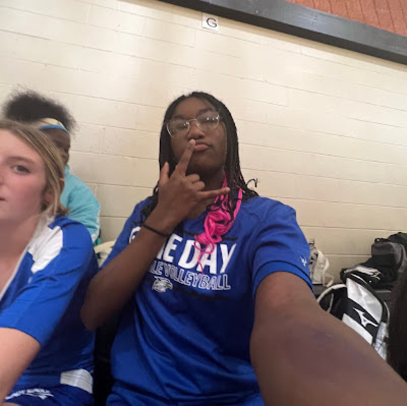 Taylor Michaux - Poshmark Profile Picture of Taylor Michaux (@taylormichauxx) on Poshmark