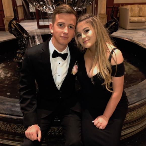 Profile Picture of David & rachel Kraus (@davidkraus) on Poshmark