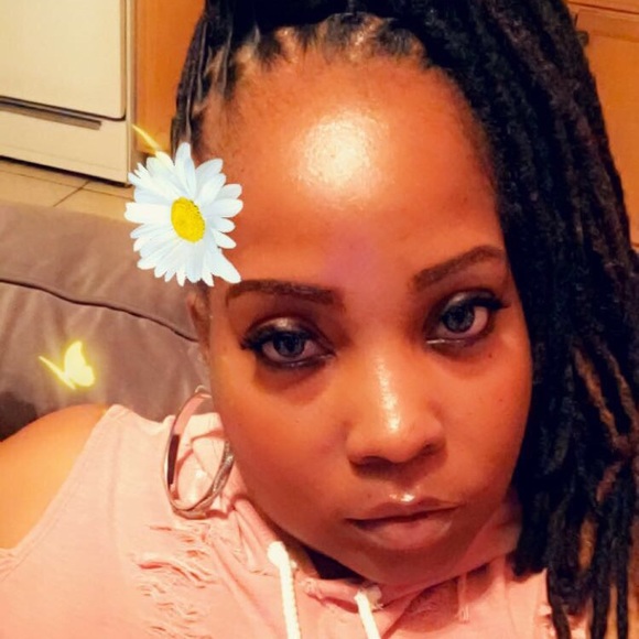 Profile Picture of Jamilla Lasure (@marvalousmillie) on Poshmark