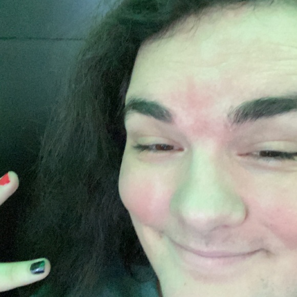 Profile Picture of Quinn Gardner (@stinkylog) on Poshmark