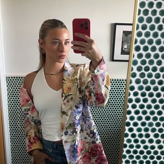 Profile Picture of chloeschwartz_ (@chloeschwartz_) on Instagram